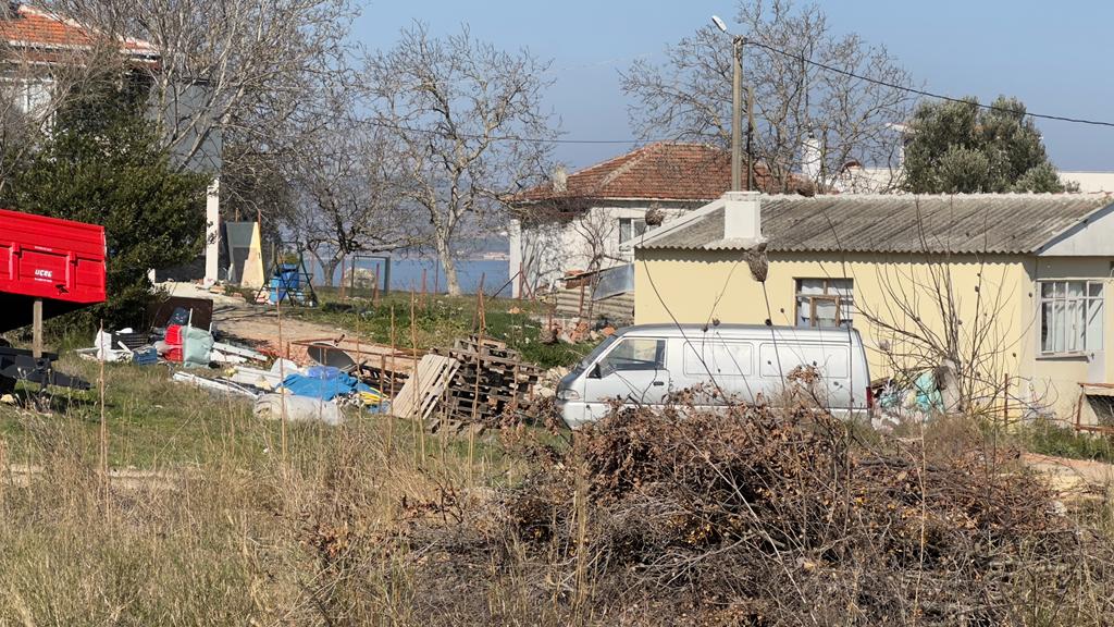 LAPSEKİ SULUCA KÖYÜNDE 229 M2 İMARLI ARSA